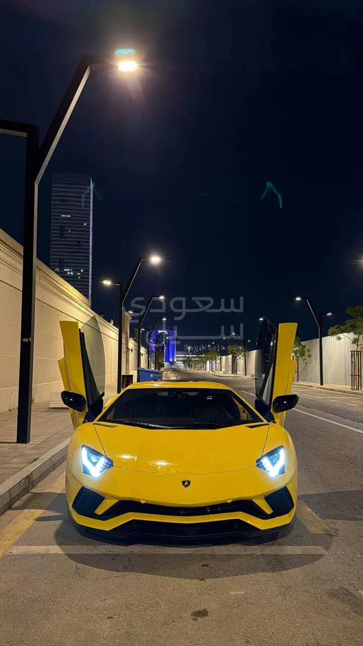 2018 لمبرجيني افنتادور اس