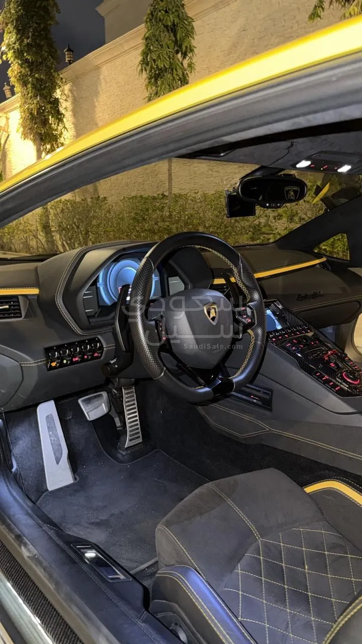 2018 لمبرجيني افنتادور اس