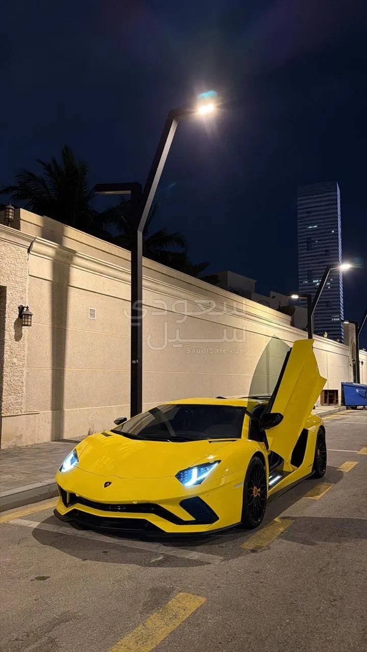 2018 لمبرجيني افنتادور اس