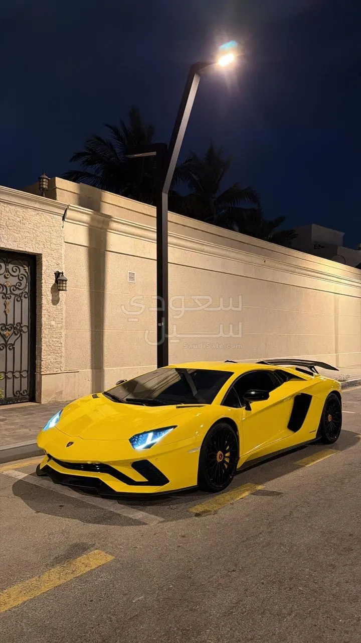 2018 لمبرجيني افنتادور اس