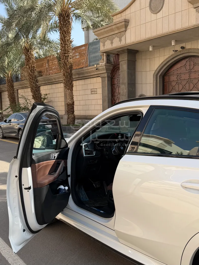 2022 بي ام دبليو الفئة اكس 6 إم 50 أي