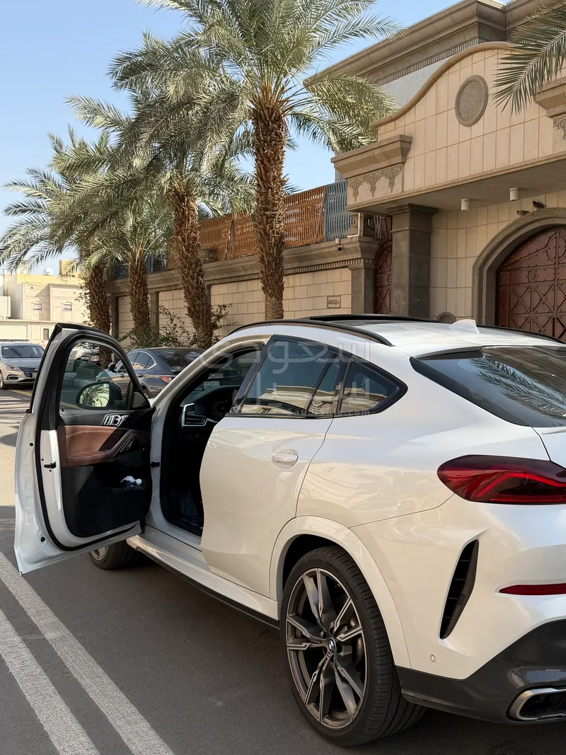 2022 بي ام دبليو الفئة اكس 6 إم 50 أي