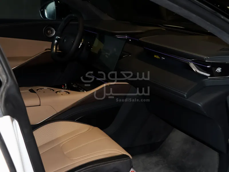 2025 لوتس اليترا اس