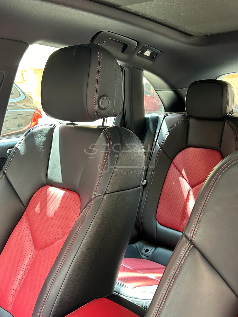 2025 بورش ماكان