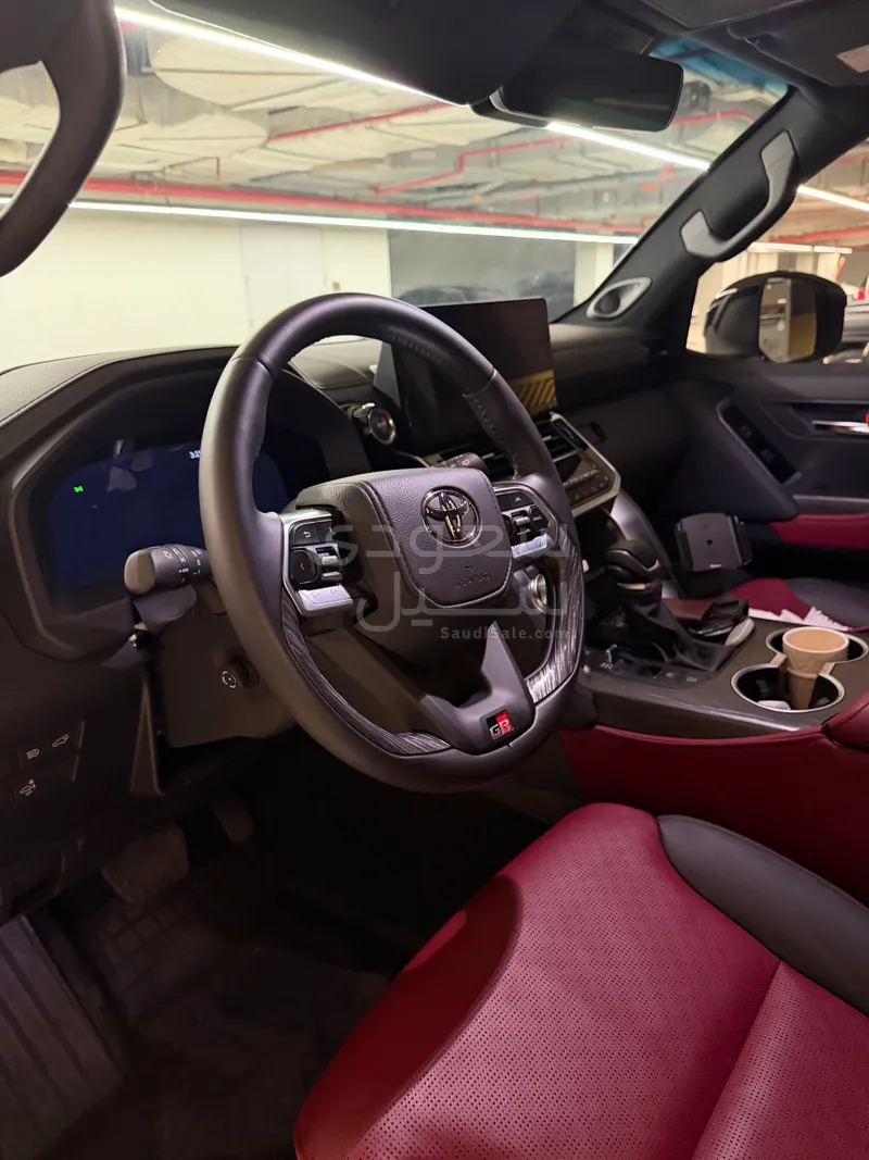 2025 تويوتا لاند كروزر جي ار سبورت