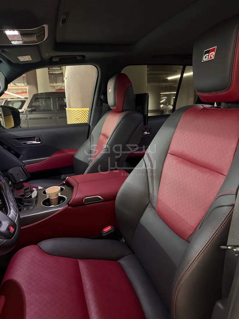 2025 تويوتا لاند كروزر جي ار سبورت