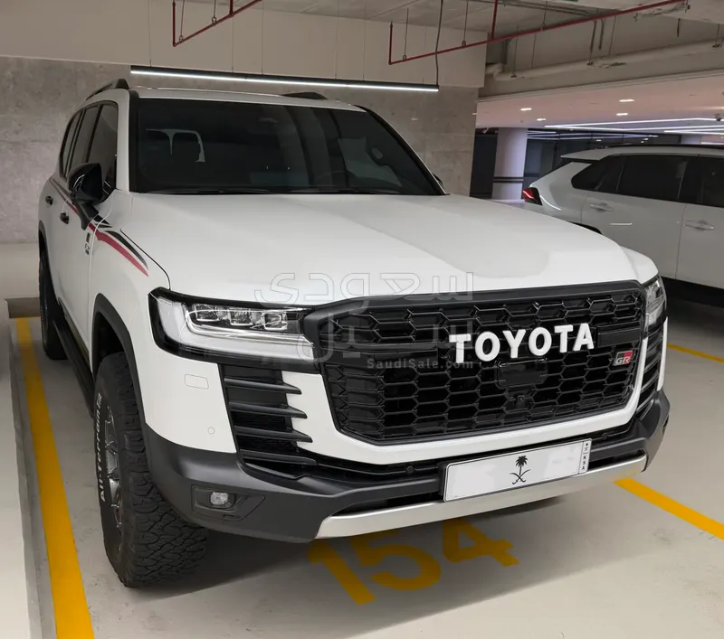 2025 تويوتا لاند كروزر جي ار سبورت