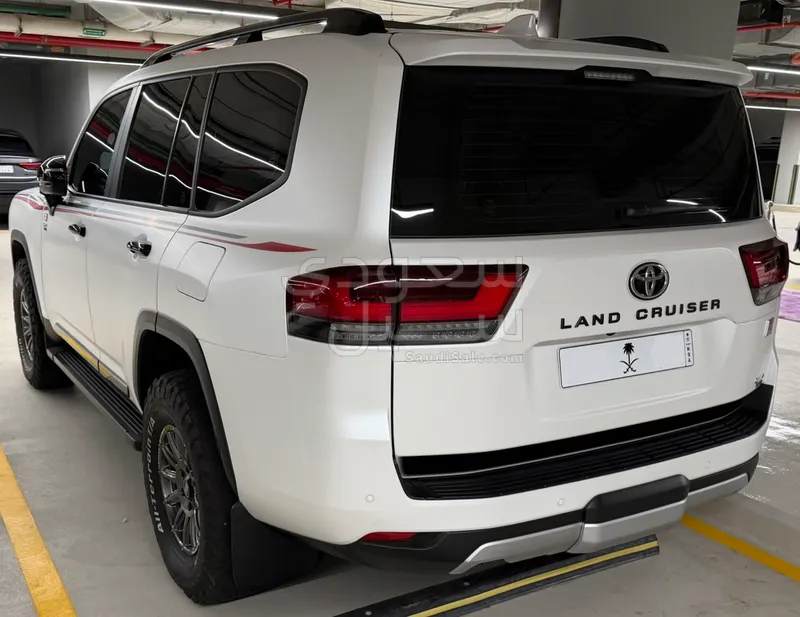 2025 تويوتا لاند كروزر جي ار سبورت