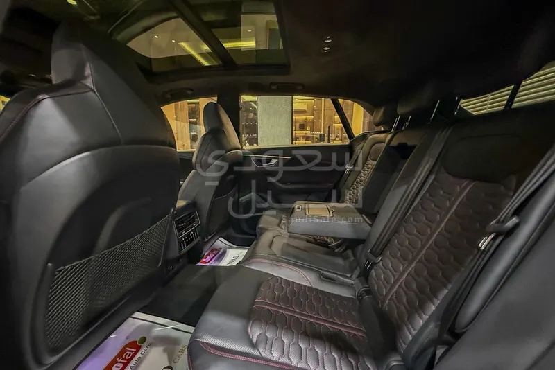 2021 اودي كيو 8 أر إس