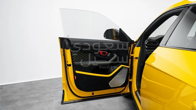 2023 لمبرجيني اوروس بيرفورمانتي