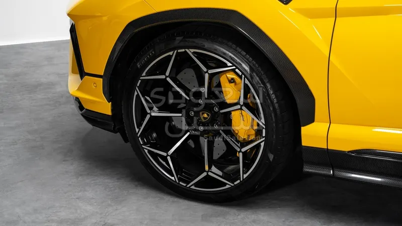 2023 لمبرجيني اوروس بيرفورمانتي