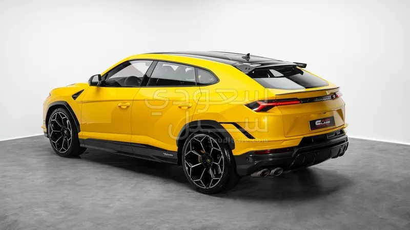 2023 لمبرجيني اوروس بيرفورمانتي