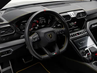 2023 لمبرجيني اوروس بيرفورمانتي