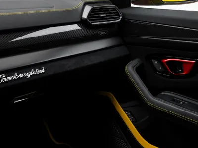 2023 لمبرجيني اوروس بيرفورمانتي