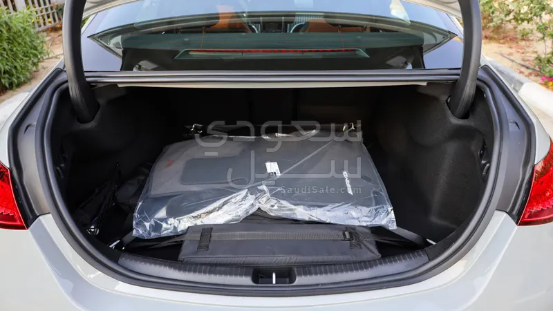 2026 مرسيدس - بنز سي 200 أي إم جي