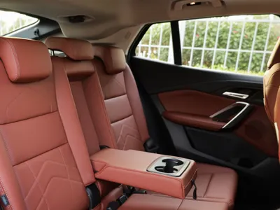 2025 بي ام دبليو الفئة اكس 2