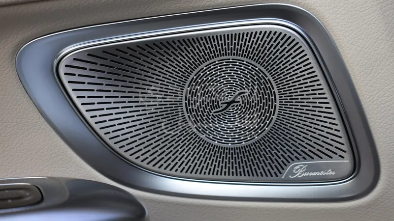 2026 مرسيدس - بنز سي إل إي 200