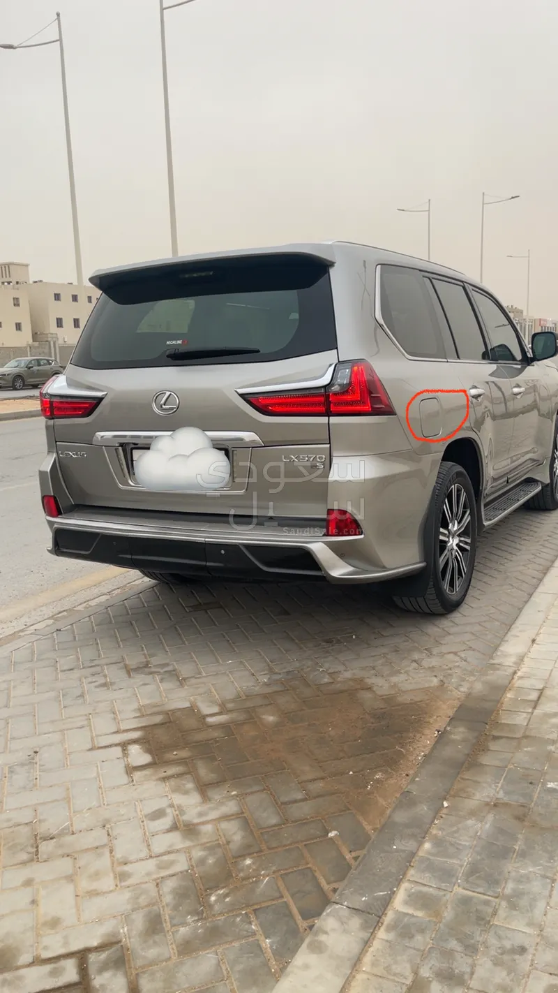 2016 لكزس إل إكس 570