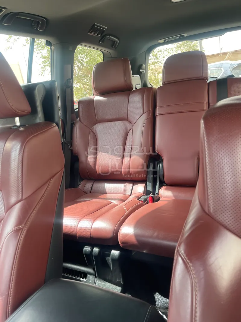 2016 لكزس إل إكس 570