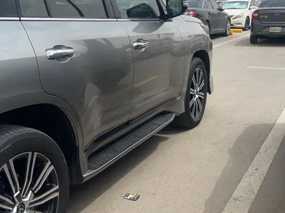 2016 لكزس إل إكس 570