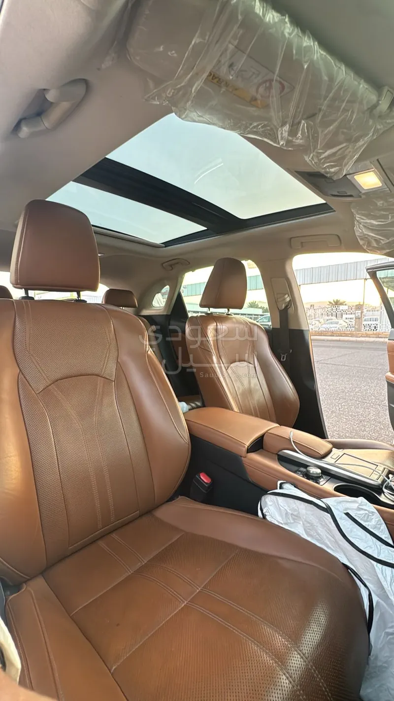 2021 لكزس أر إكس 350