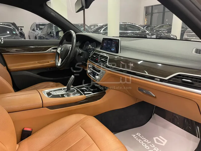 2018 بي ام دبليو الفئة السابعة 730 إل أي