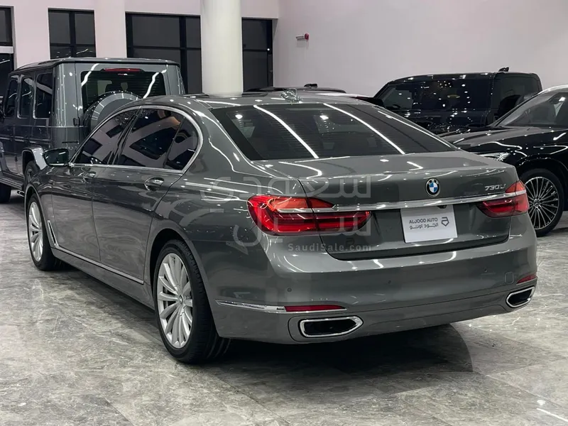 2018 بي ام دبليو الفئة السابعة 730 إل أي