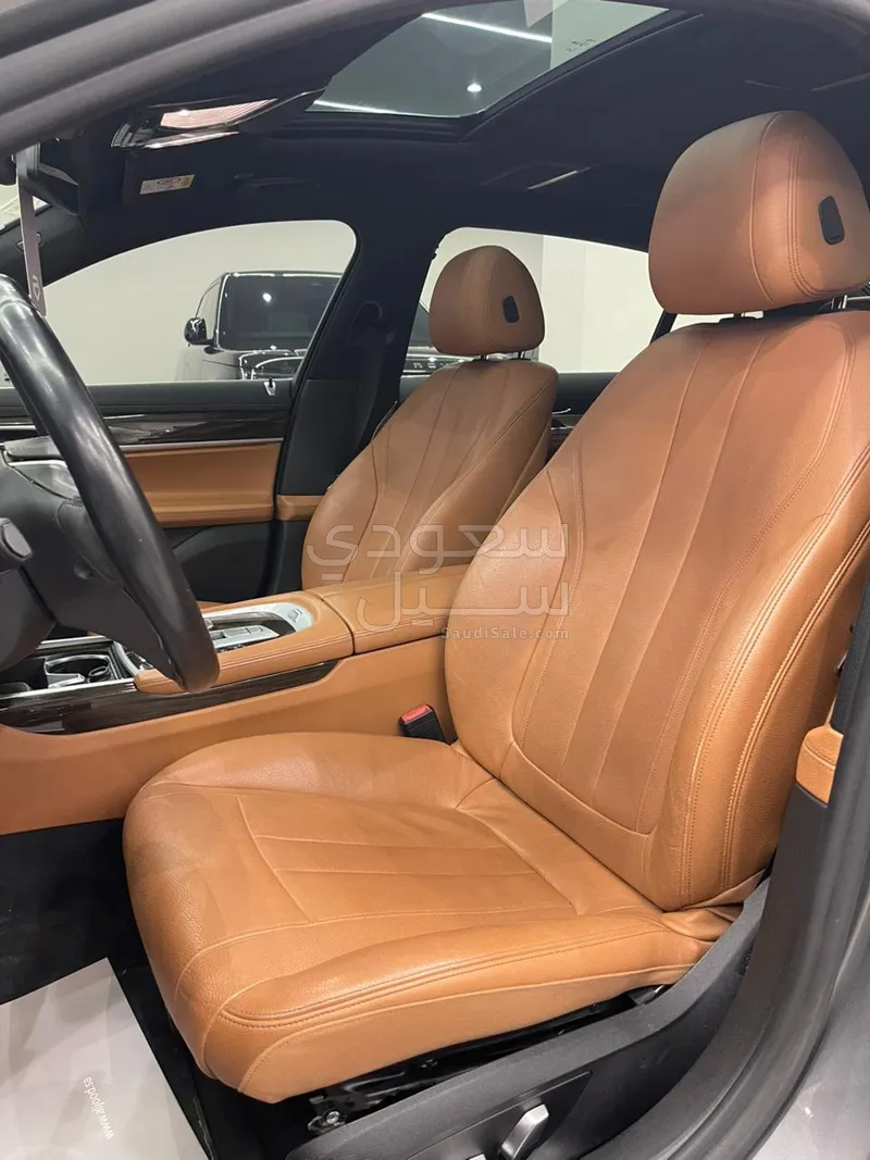 2018 بي ام دبليو الفئة السابعة 730 إل أي