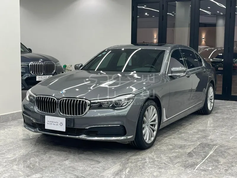 2018 بي ام دبليو الفئة السابعة 730 إل أي