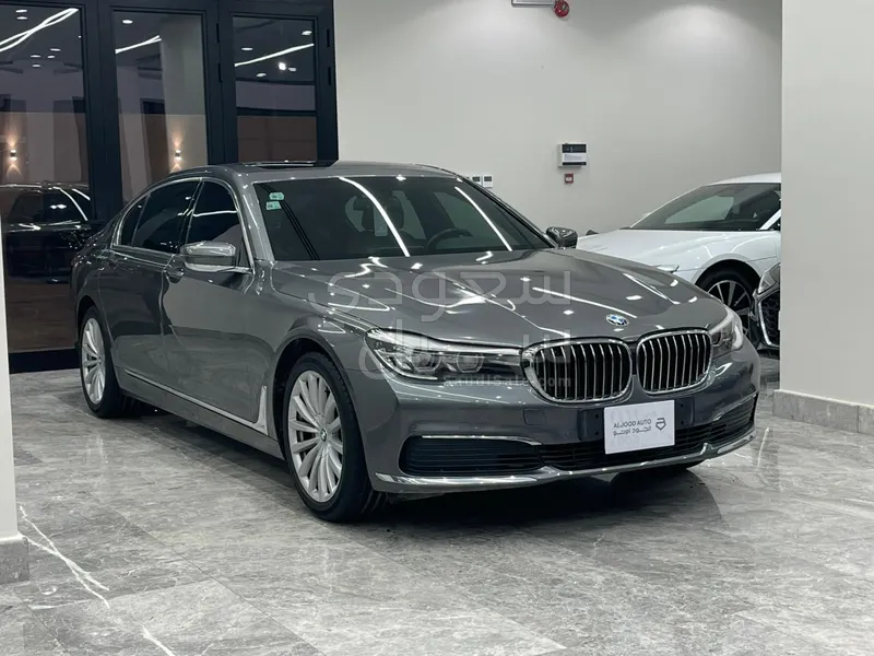 2018 بي ام دبليو الفئة السابعة 730 إل أي