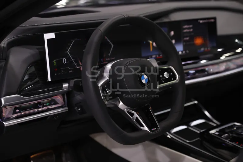 2026 بي ام دبليو الفئة السابعة 735أي