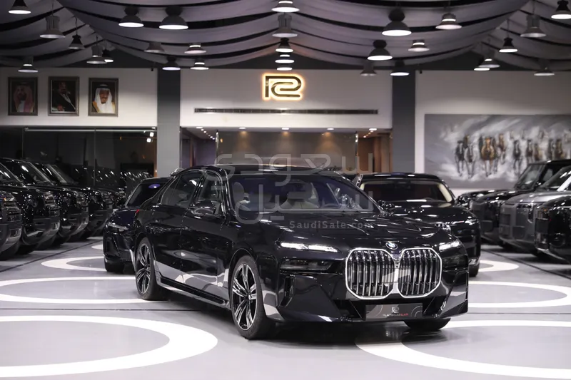 2026 بي ام دبليو الفئة السابعة 735أي