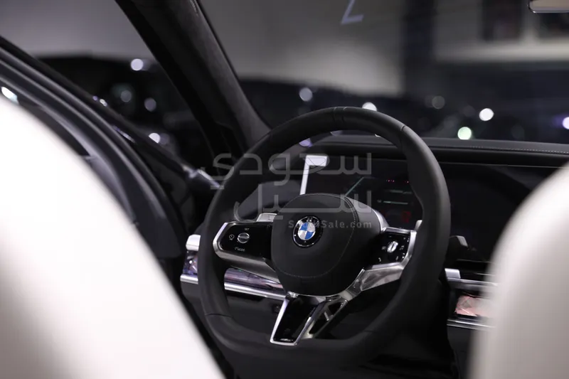 2026 بي ام دبليو الفئة السابعة 735أي