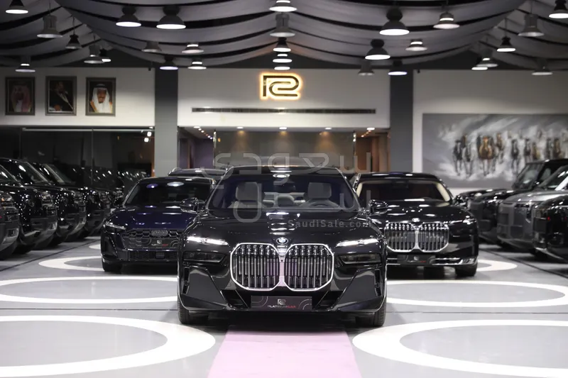 2026 بي ام دبليو الفئة السابعة 735أي