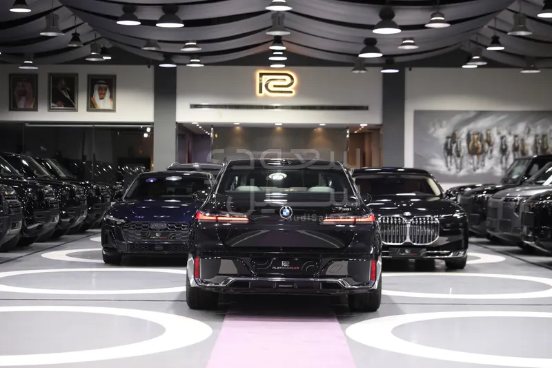 2026 بي ام دبليو الفئة السابعة 735أي