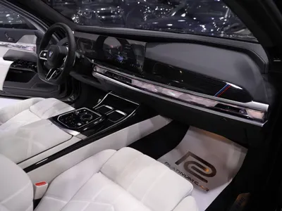 2026 بي ام دبليو الفئة السابعة 735أي