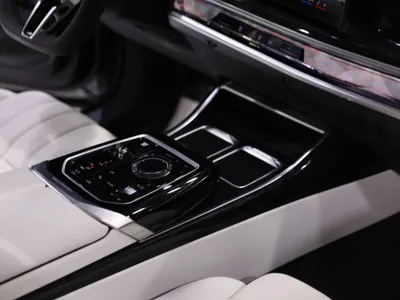 2026 بي ام دبليو الفئة السابعة 735أي