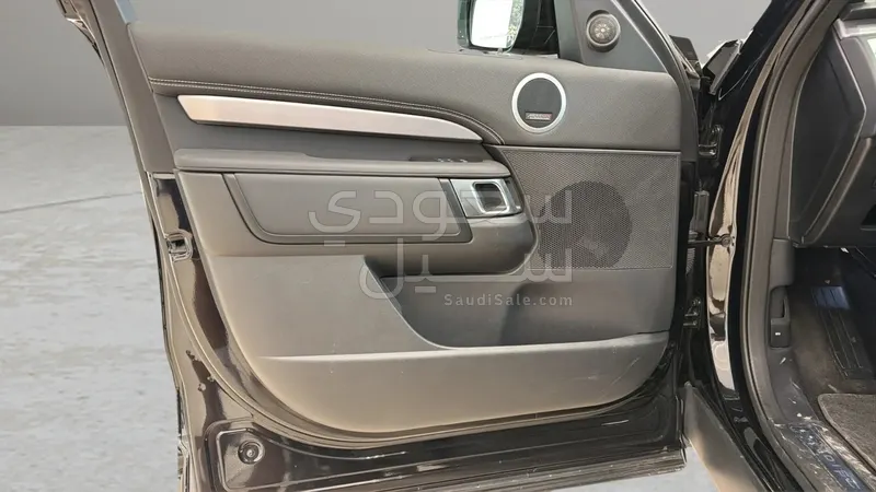 2025 لاند روفر ديسكفري