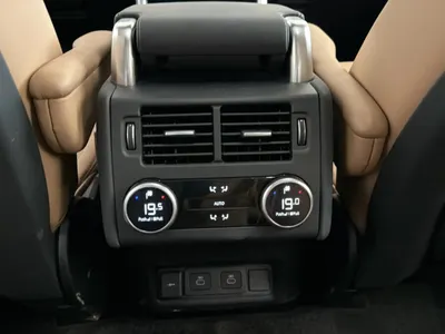 2025 لاند روفر ديسكفري