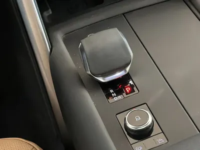 2025 لاند روفر ديسكفري