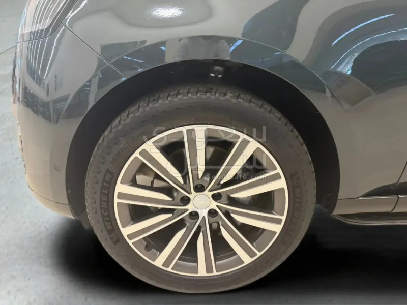 2025 لاند روفر رينج روفر اتش اس اي