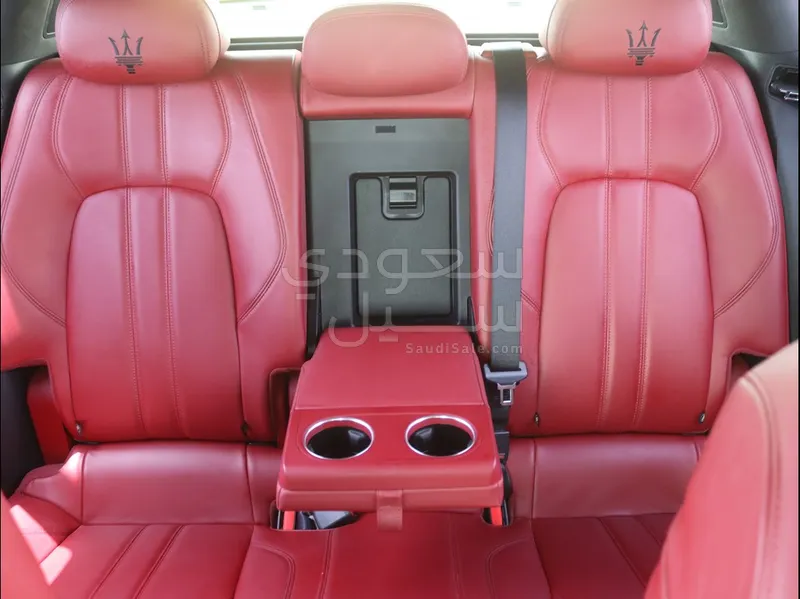 2017 مازيراتي ليفانتي اس