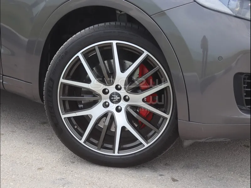 2017 مازيراتي ليفانتي اس