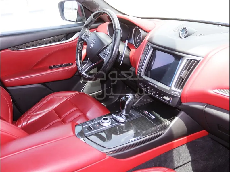 2017 مازيراتي ليفانتي اس