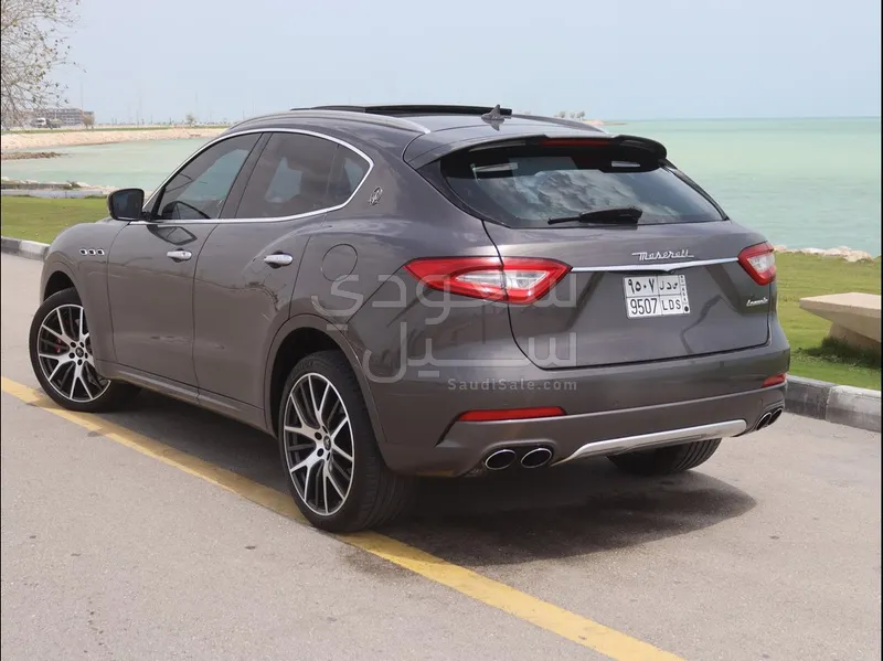 2017 مازيراتي ليفانتي اس