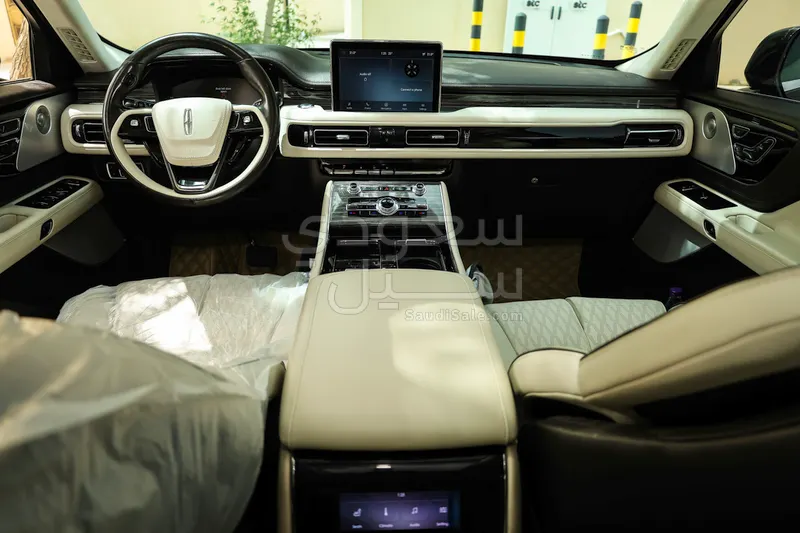 2023 لنكولن افياتور