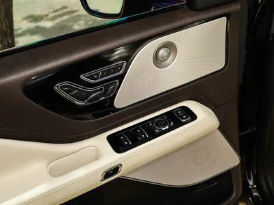 2023 لنكولن افياتور