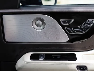 2023 لنكولن افياتور