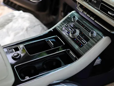 2023 لنكولن افياتور