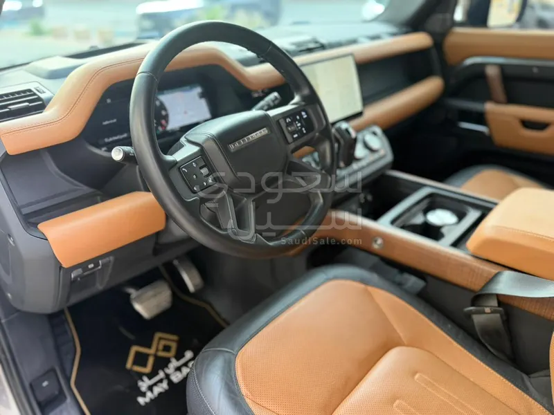 2023 لاند روفر ديفيندر اكس 110